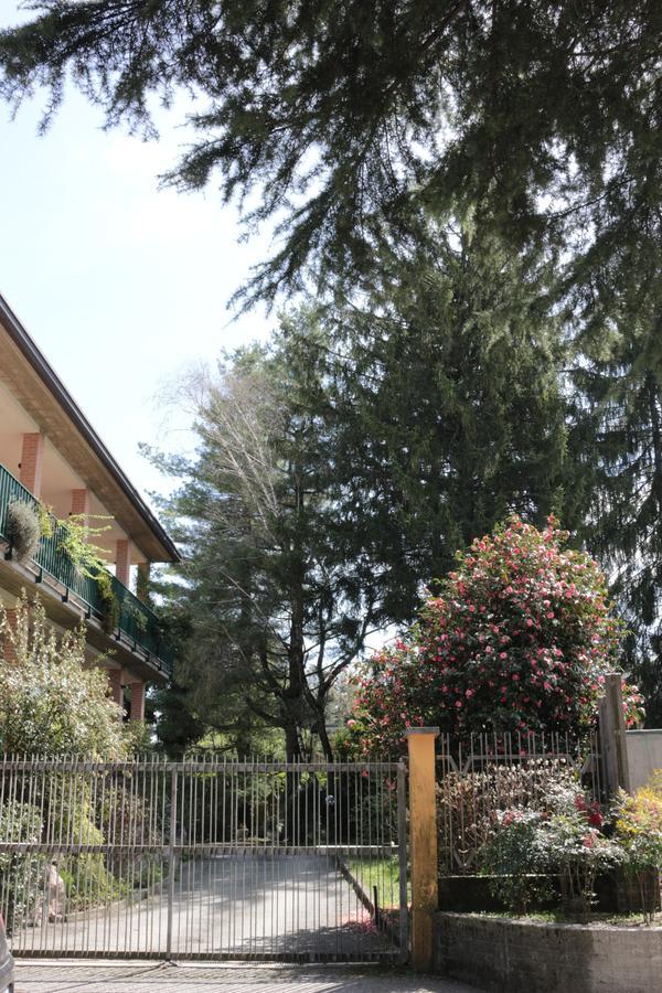 Paradeisos Residence Sas Somma Lombardo Exterior foto