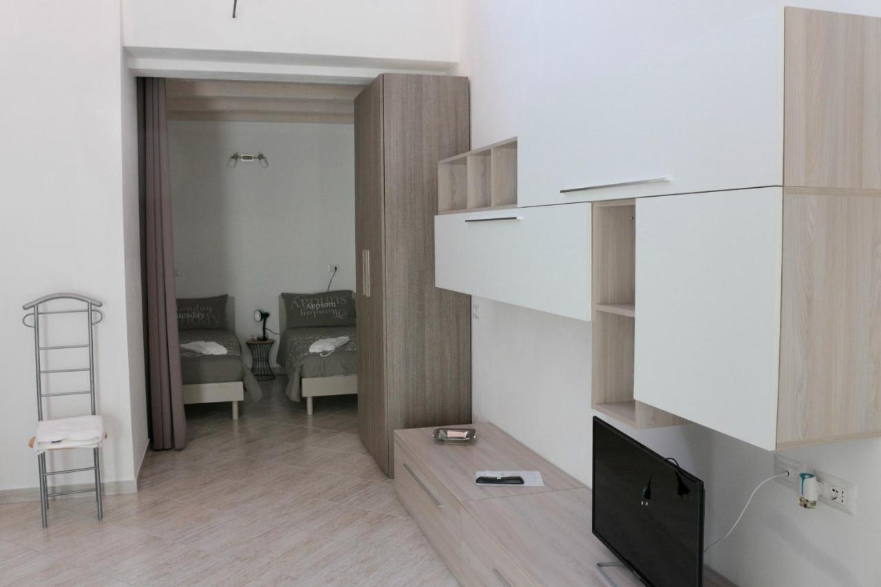 Paradeisos Residence Sas Somma Lombardo Exterior foto